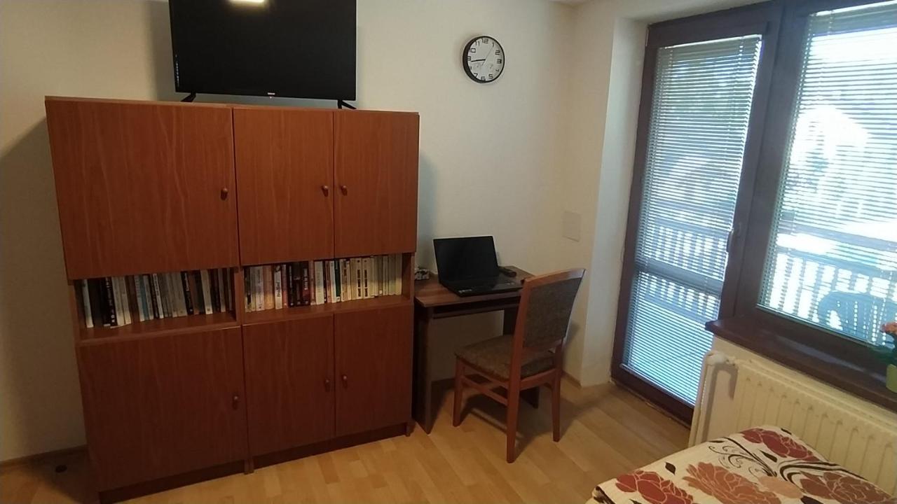 Apartman U Spycharu Bile Policany ภายนอก รูปภาพ