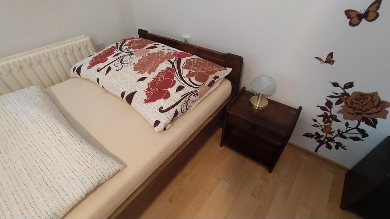 Apartman U Spycharu Bile Policany ภายนอก รูปภาพ