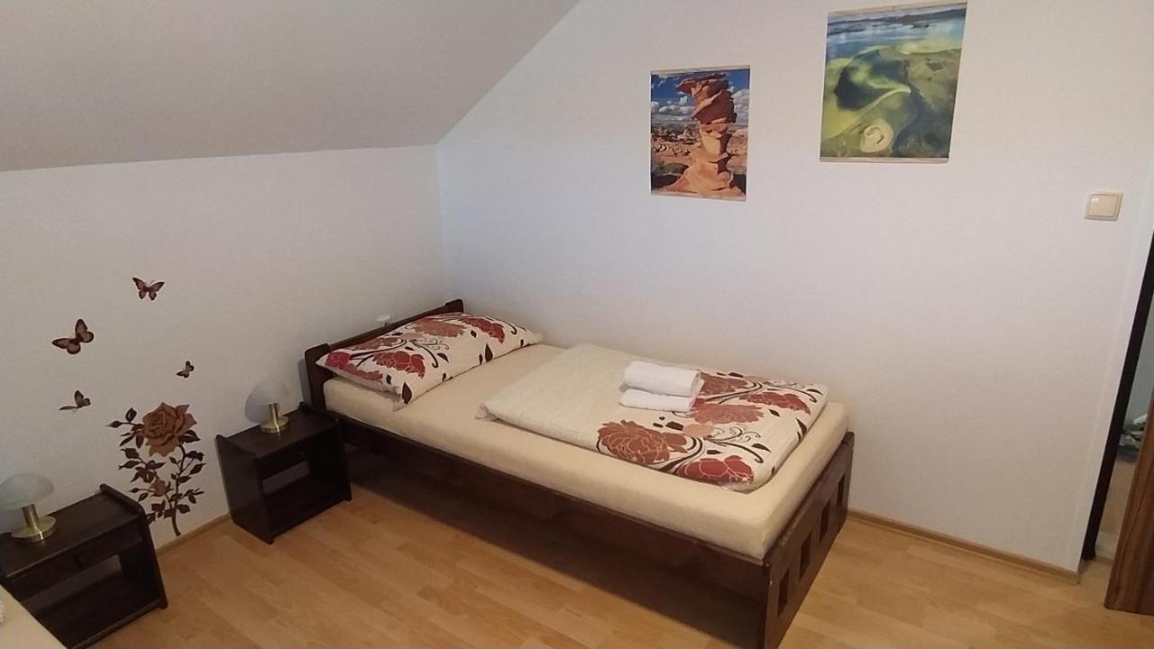 Apartman U Spycharu Bile Policany ภายนอก รูปภาพ